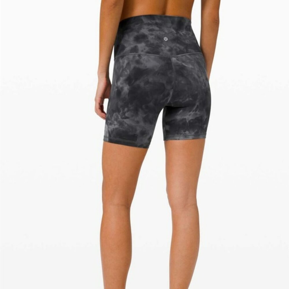 Lululemon Women's Black Tie-Dye Shorts size 4